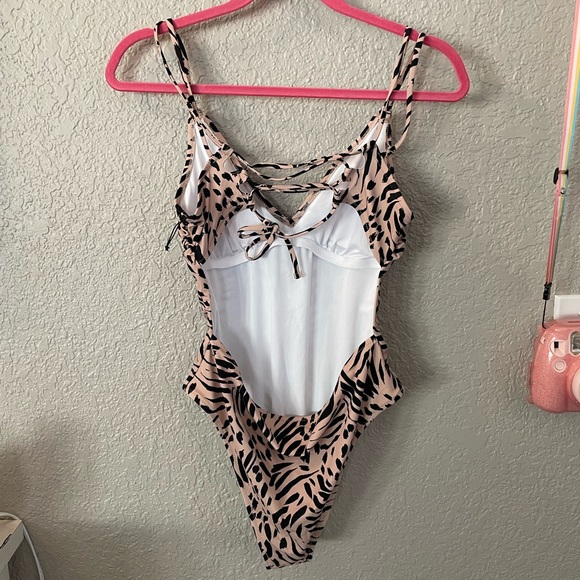 NEW Shade and Shore Wild Thing Tie Back Monokini Swimsuit One Piece M - Picture 5 of 12